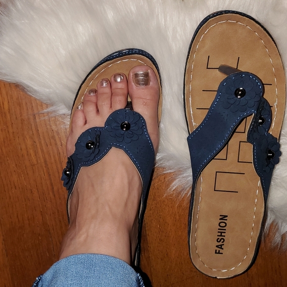 Faux Leather Blue Flower Flip Flops 💙 - Picture 1 of 7